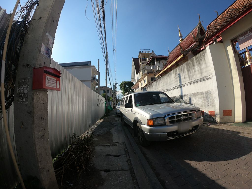 ภาพถนนตรงที่ Aquaria Restaurant ตั้งอยู่ ถ่ายโดย chanuwath_grab พ.ศ. 2562 (2019) · A street-level view of where Aquaria Restaurant stands, by chanuwath_grab in 2562 (2019)