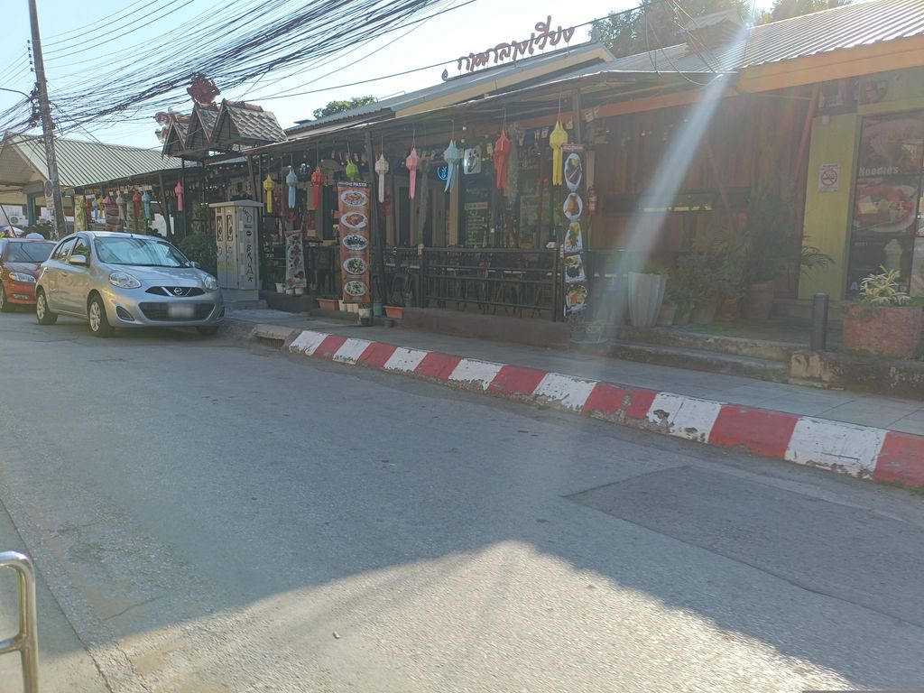 ภาพถนนตรงที่ Hug Me On Tour ตั้งอยู่ ถ่ายโดย skillsy พ.ศ. 2568 (2025) · A street-level view of where Hug Me On Tour stands, by skillsy in 2568 (2025)