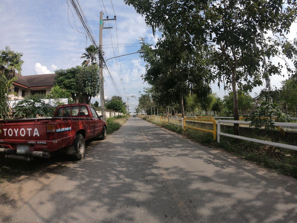 ภาพถนนตรงที่ เคที.การไฟฟ้า ตั้งอยู่ ถ่ายโดย chanuwath_grab พ.ศ. 2562 (2019) · A street-level view of where เคที.การไฟฟ้า · Khethi.kanfaifa stands, by chanuwath_grab in 2562 (2019)