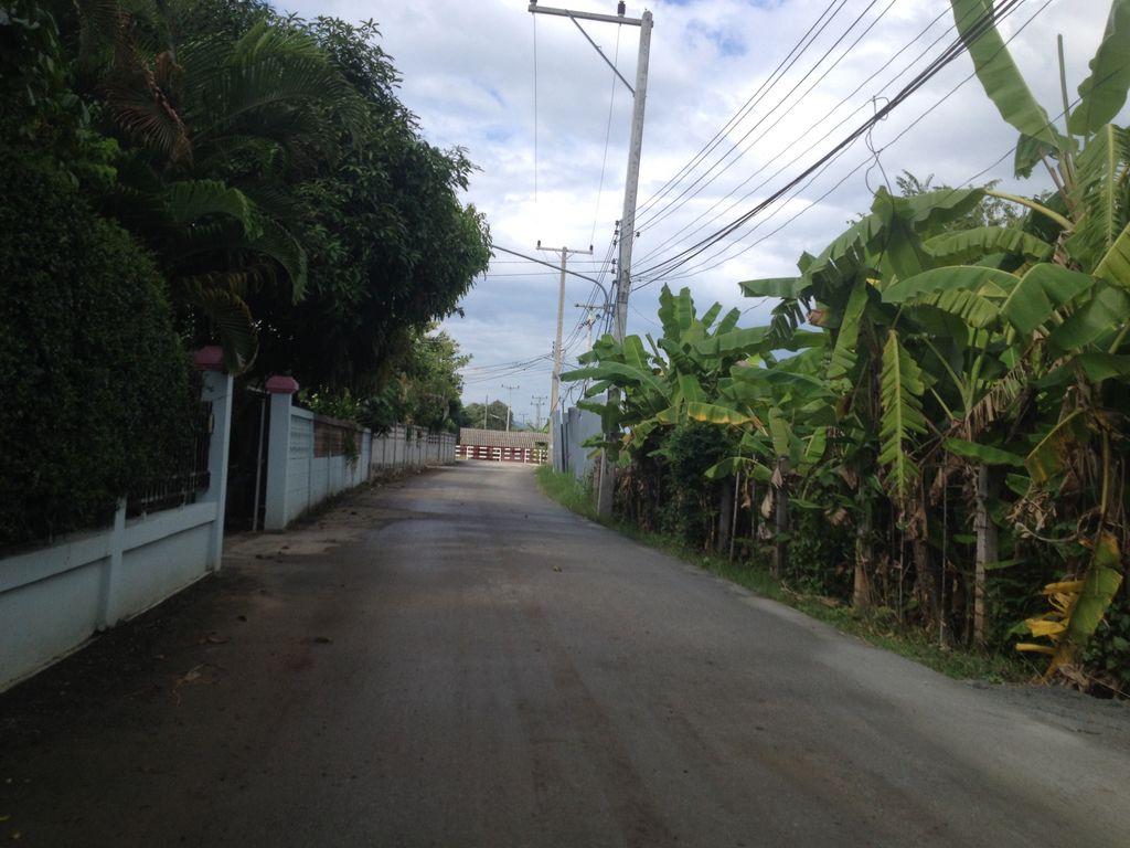 ภาพถนนตรงที่ หม่าล่าเฮียโอ๊ต ตั้งอยู่ ถ่ายโดย jimwatana พ.ศ. 2558 (2015) · A street-level view of where หม่าล่าเฮียโอ๊ต · Mala Hia Ot stands, by jimwatana in 2558 (2015)