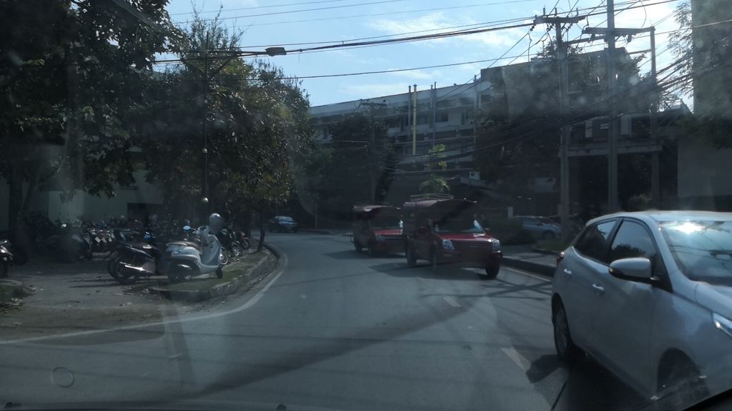 ภาพถนนตรงที่ Applied Physics Research Laboratory ตั้งอยู่ ถ่ายโดย charlesano พ.ศ. 2561 (2018) · A street-level view of where Applied Physics Research Laboratory stands, by charlesano in 2561 (2018)