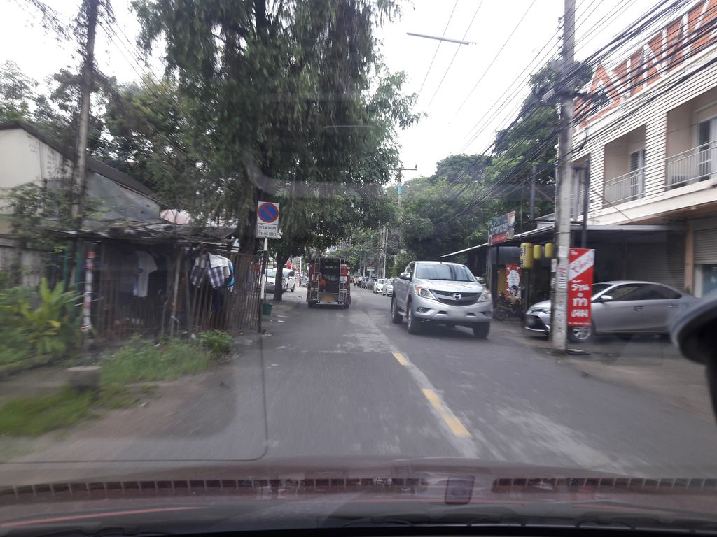 ภาพถนนตรงที่ ครัวอมร สวนดอก ตั้งอยู่ ถ่ายโดย ratchaphat พ.ศ. 2561 (2018) · A street-level view of where ครัวอมร สวนดอก · Khruaamon Suan Dok stands, by ratchaphat in 2561 (2018)