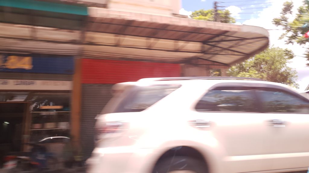 ภาพถนนตรงที่ Inkaholic Tattoo Studio ตั้งอยู่ ถ่ายโดย silamanee พ.ศ. 2561 (2018) · A street-level view of where Inkaholic Tattoo Studio stands, by silamanee in 2561 (2018)