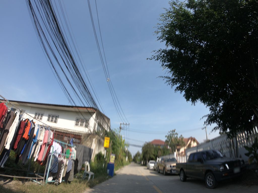 ภาพถนนตรงที่ Come Here Beauty Salon ตั้งอยู่ ถ่ายโดย chanuwath_grab พ.ศ. 2562 (2019) · A street-level view of where Come Here Beauty Salon stands, by chanuwath_grab in 2562 (2019)