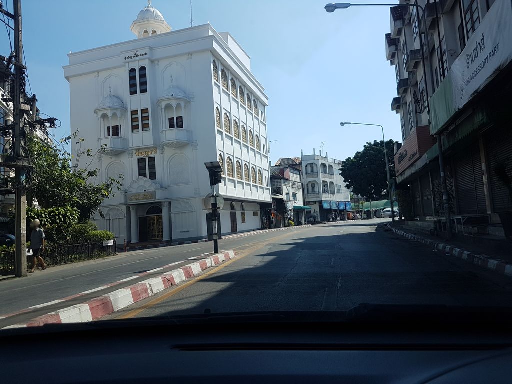 ภาพถนนตรงที่ ไร่องุ่นภูธารา ตั้งอยู่ ถ่ายโดย ekkarin พ.ศ. 2561 (2018) · A street-level view of where ไร่องุ่นภูธารา · Raiangun Phuthara stands, by ekkarin in 2561 (2018)