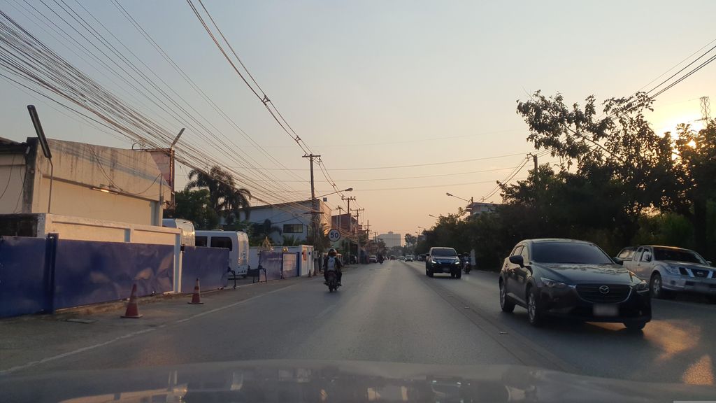 ภาพถนนตรงที่ Flour Free Keto Bake ตั้งอยู่ ถ่ายโดย jrcarlsen พ.ศ. 2566 (2023) · A street-level view of where Flour Free Keto Bake stands, by jrcarlsen in 2566 (2023)