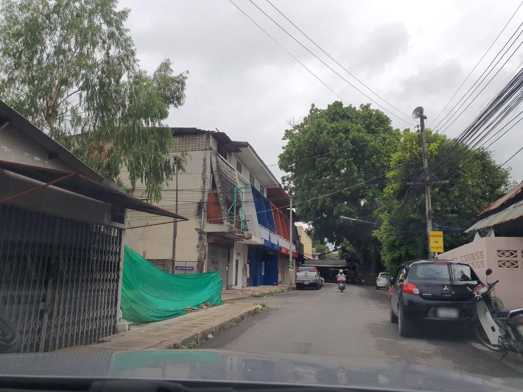 ภาพถนนตรงที่ 8 to 18 Cafe ตั้งอยู่ ถ่ายโดย jrcarlsen พ.ศ. 2566 (2023) · A street-level view of where 8 to 18 Cafe stands, by jrcarlsen in 2566 (2023)