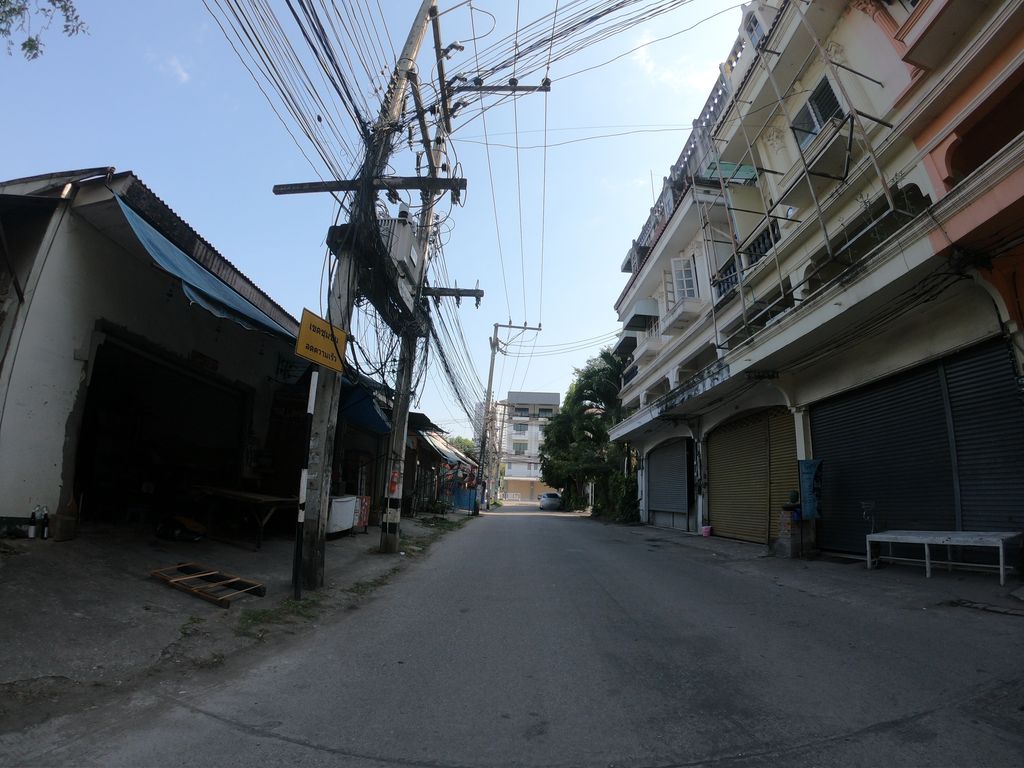 ภาพถนนตรงที่ สหกรณ์เครดิตยูเนี่ยนมิตรภาพ จำกัด ตั้งอยู่ ถ่ายโดย chanuwath_grab พ.ศ. 2562 (2019) · A street-level view of where สหกรณ์เครดิตยูเนี่ยนมิตรภาพ จำกัด · Khredit Yunian Mitraphap Chamkat Cooperative stands, by chanuwath_grab in 2562 (2019)