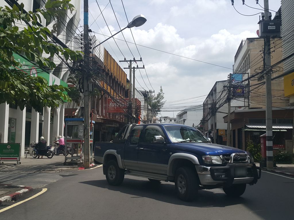 ภาพถนนตรงที่ Anemone ตั้งอยู่ ถ่ายโดย jrcarlsen พ.ศ. 2558 (2015) · A street-level view of where Anemone stands, by jrcarlsen in 2558 (2015)