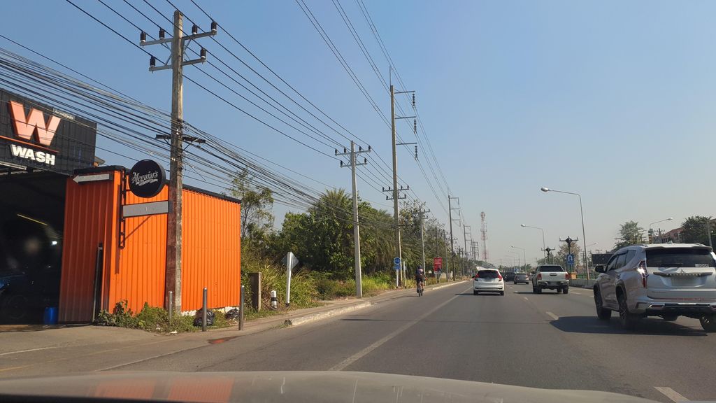 ภาพถนนตรงที่ Wow Wizard Of Wash Car Detailing Center ตั้งอยู่ ถ่ายโดย jrcarlsen พ.ศ. 2566 (2023) · A street-level view of where Wow Wizard Of Wash Car Detailing Center stands, by jrcarlsen in 2566 (2023)