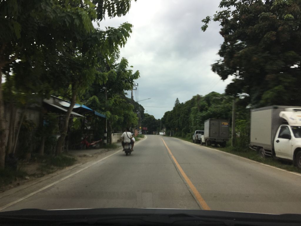 ภาพถนนตรงที่ Chiang Mai Eye Clinic เชียงใหม่จักษุคลินิก ตั้งอยู่ ถ่ายโดย wapriz พ.ศ. 2561 (2018) · A street-level view of where Chiang Mai Eye Clinic เชียงใหม่จักษุคลินิก stands, by wapriz in 2561 (2018)