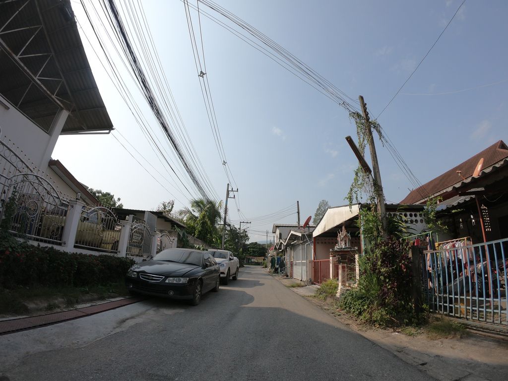 ภาพถนนตรงที่ JK AUTO Garage ตั้งอยู่ ถ่ายโดย chanuwath_grab พ.ศ. 2562 (2019) · A street-level view of where JK AUTO Garage stands, by chanuwath_grab in 2562 (2019)