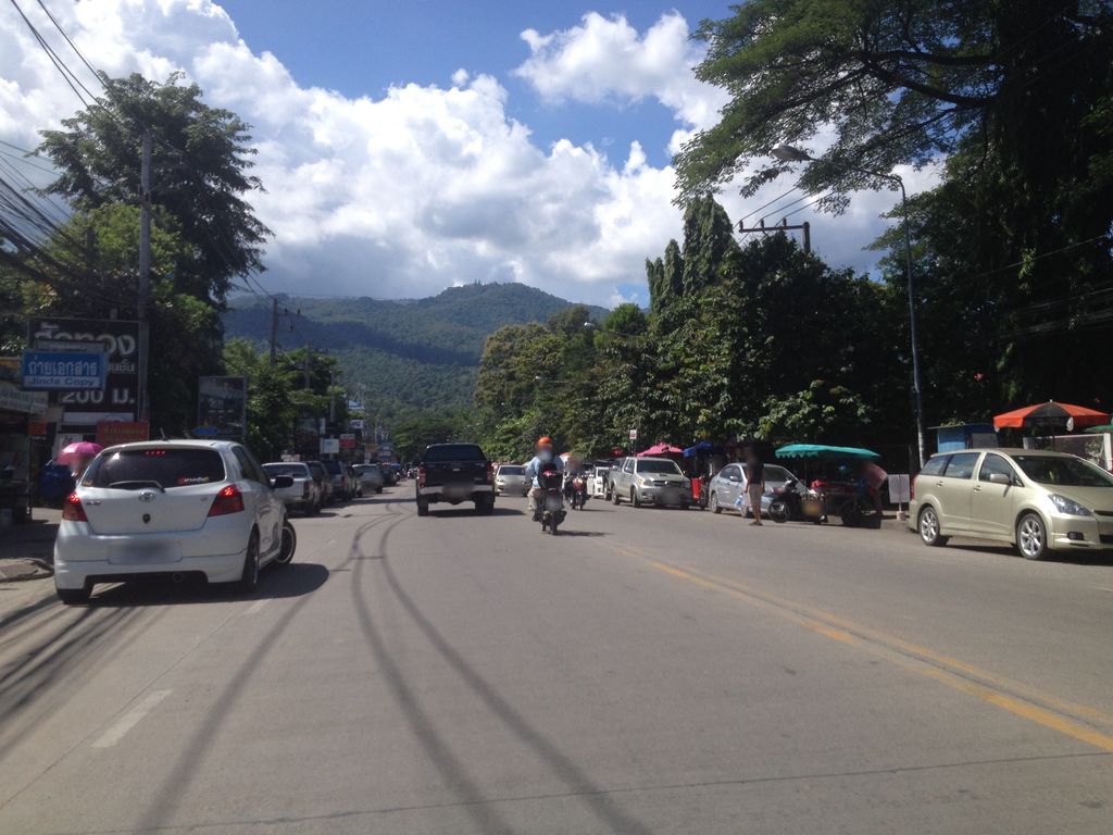ภาพถนนตรงที่ เจริญปริ้นท์ เอ็กซ์เพรส ตั้งอยู่ ถ่ายโดย jimwatana พ.ศ. 2558 (2015) · A street-level view of where เจริญปริ้นท์ เอ็กซ์เพรส · Charoen Print Express stands, by jimwatana in 2558 (2015)