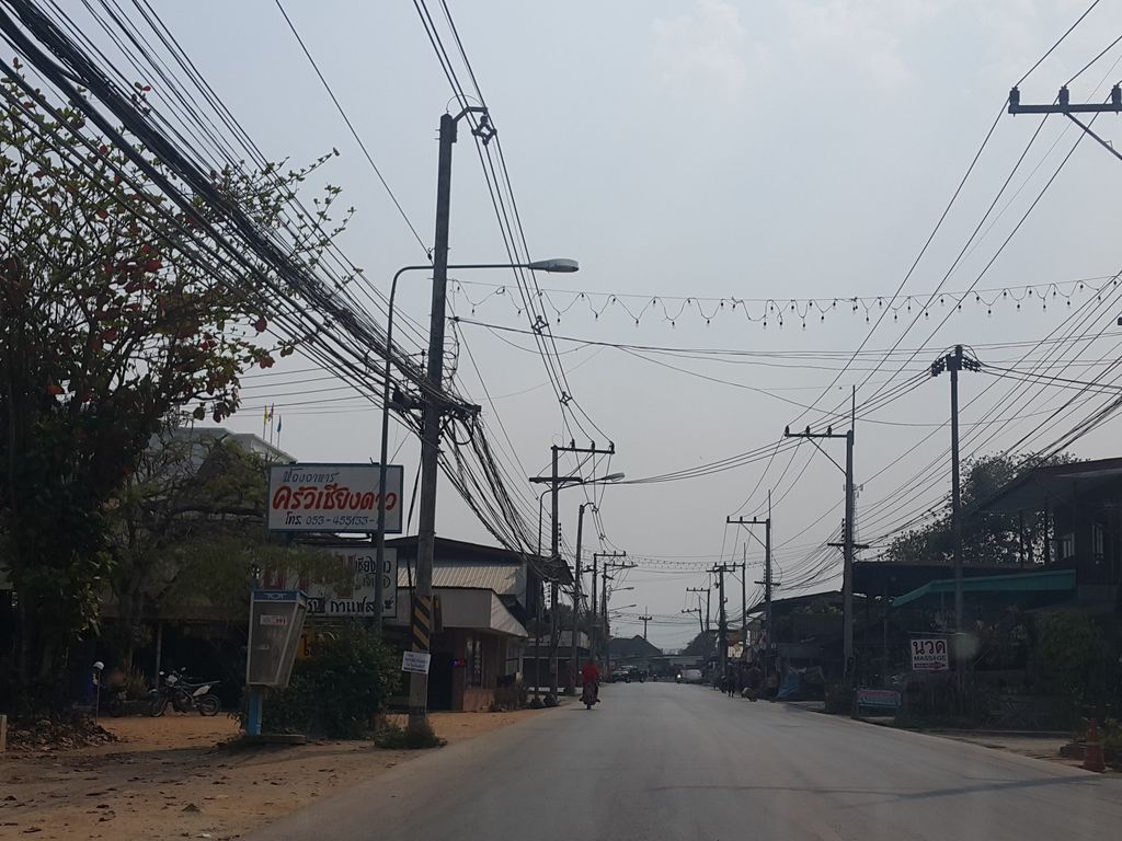 ภาพถนนตรงที่ Western Union ตั้งอยู่ ถ่ายโดย jrcarlsen พ.ศ. 2559 (2016) · A street-level view of where Western Union stands, by jrcarlsen in 2559 (2016)