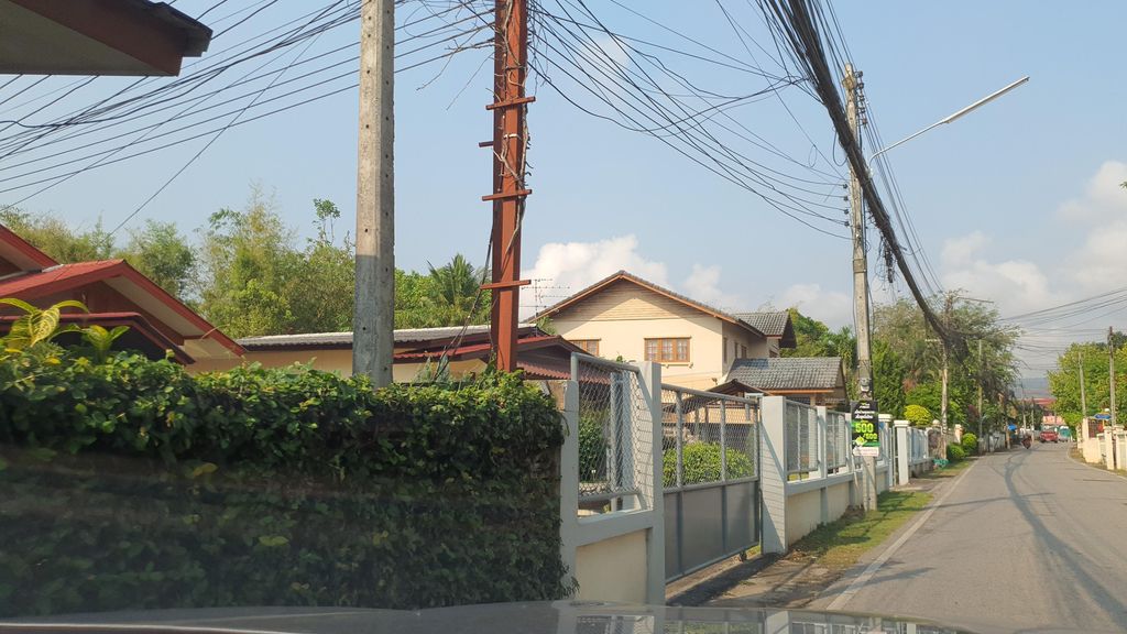 ภาพถนนตรงที่ Star Crystal Salt ตั้งอยู่ ถ่ายโดย jrcarlsen พ.ศ. 2565 (2022) · A street-level view of where Star Crystal Salt stands, by jrcarlsen in 2565 (2022)