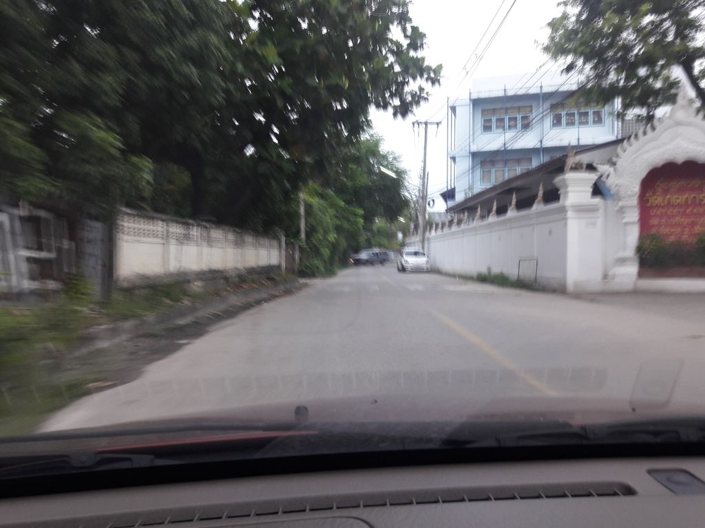 ภาพถนนตรงที่ คลินิกเจริญพันธ์ ตั้งอยู่ ถ่ายโดย ratchaphat พ.ศ. 2561 (2018) · A street-level view of where คลินิกเจริญพันธ์ · Charoen Phan Clinic stands, by ratchaphat in 2561 (2018)