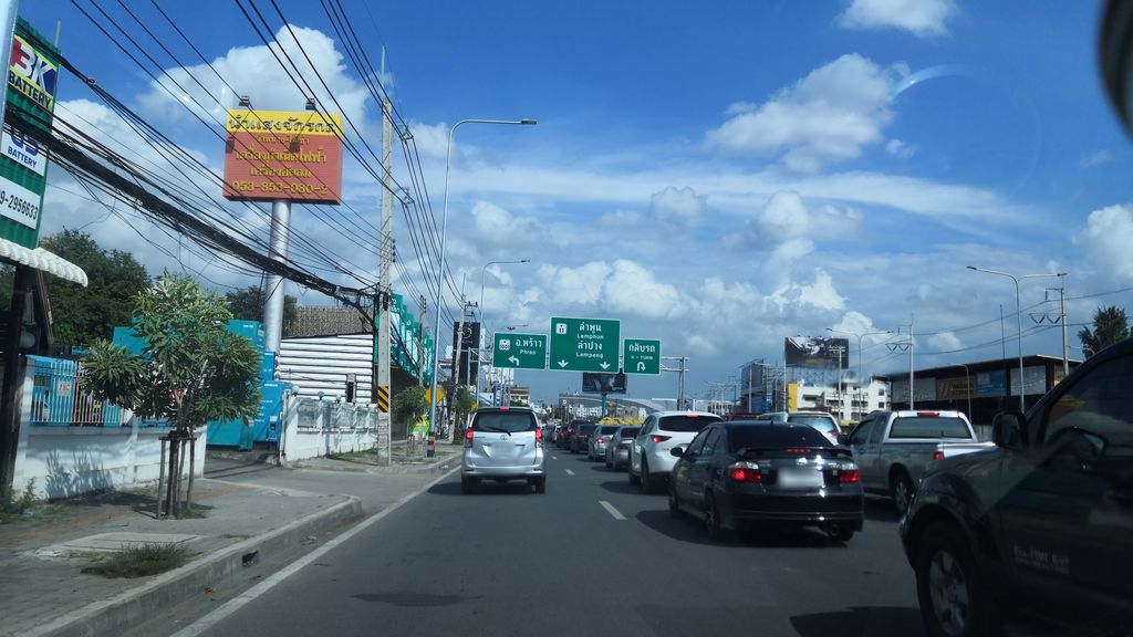 ภาพถนนตรงที่ The Unique Condominium ตั้งอยู่ ถ่ายโดย charlesano พ.ศ. 2561 (2018) · A street-level view of where The Unique Condominium stands, by charlesano in 2561 (2018)