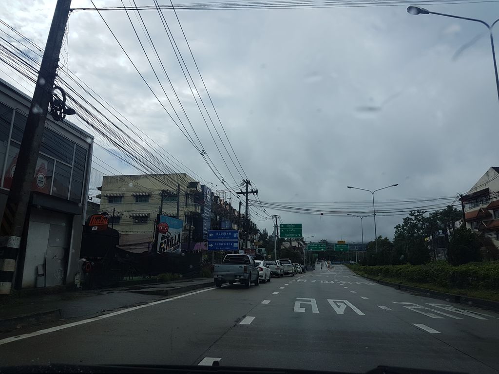 ภาพถนนตรงที่ เนื้อย่างฉลุย1990 ตั้งอยู่ ถ่ายโดย ekkarin พ.ศ. 2561 (2018) · A street-level view of where เนื้อย่างฉลุย1990 · Nueaingot Lui1990 stands, by ekkarin in 2561 (2018)