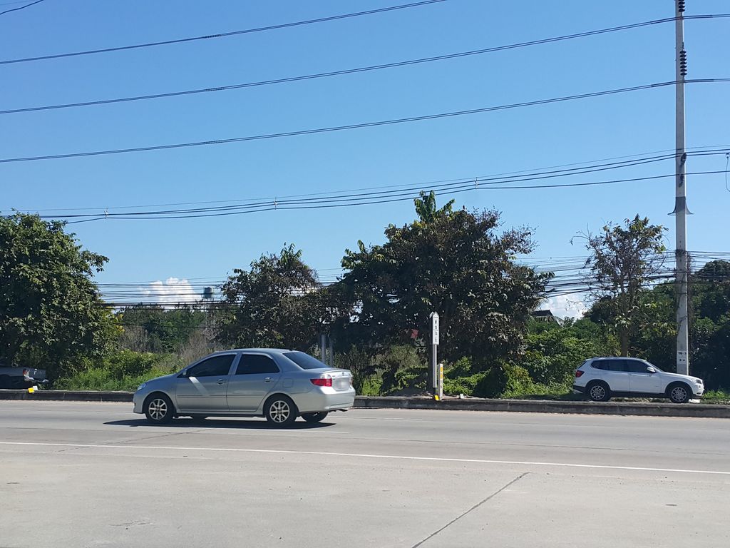 ภาพถนนตรงที่ The Grand Village ตั้งอยู่ ถ่ายโดย jrcarlsen พ.ศ. 2558 (2015) · A street-level view of where The Grand Village stands, by jrcarlsen in 2558 (2015)