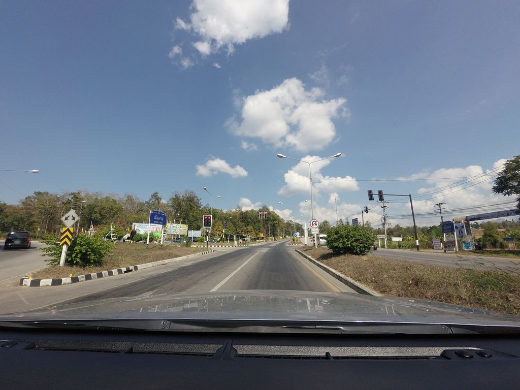 ภาพถนนตรงที่ Marisa Resort & Spa ตั้งอยู่ ถ่ายโดย mishari พ.ศ. 2563 (2020) · A street-level view of where Marisa Resort & Spa stands, by mishari in 2563 (2020)