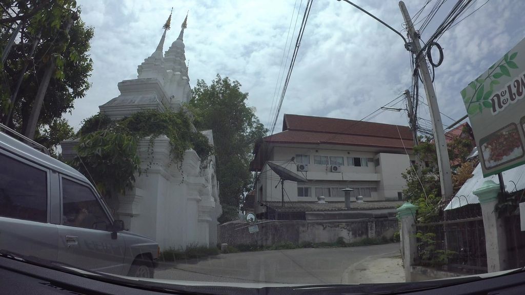 ภาพถนนตรงที่ กะเพรากระด้งบ้านฉัน ตั้งอยู่ ถ่ายโดย kaart_3 พ.ศ. 2562 (2019) · A street-level view of where กะเพรากระด้งบ้านฉัน · Kaphrao Kradong Ban Chan stands, by kaart_3 in 2562 (2019)