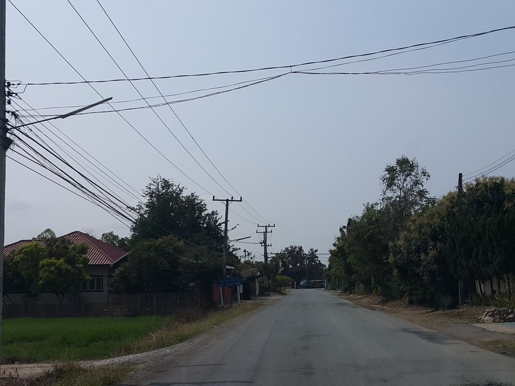 ภาพถนนตรงที่ JD Construction System ตั้งอยู่ ถ่ายโดย jrcarlsen พ.ศ. 2559 (2016) · A street-level view of where JD Construction System stands, by jrcarlsen in 2559 (2016)