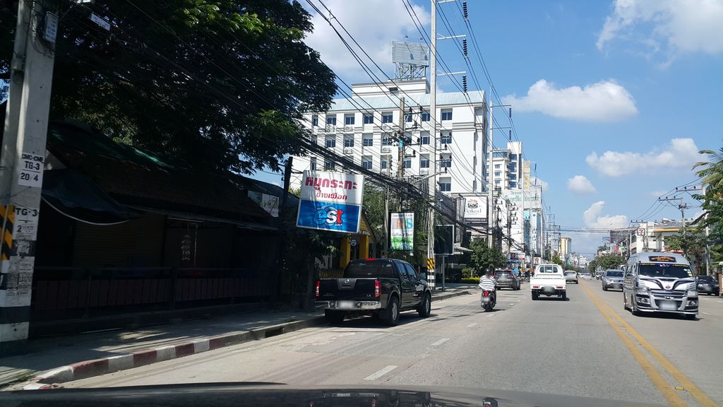 ภาพถนนตรงที่ บริษัท เธียรสุรัตน์ สาขาเชียงใหม่ - ถนนช้างคาน ตั้งอยู่ ถ่ายโดย jrcarlsen พ.ศ. 2559 (2016) · A street-level view of where บริษัท เธียรสุรัตน์ สาขาเชียงใหม่ - ถนนช้างคาน · Thiansurat Sakha Chiang Mai - Thanon Changkhan Company stands, by jrcarlsen in 2559 (2016)