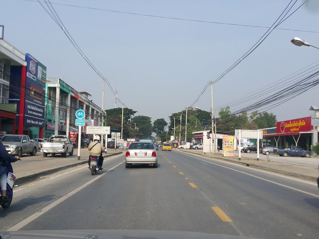 ภาพถนนตรงที่ ซามูไร คิทเช่น ตั้งอยู่ ถ่ายโดย jrcarlsen พ.ศ. 2558 (2015) · A street-level view of where ซามูไร คิทเช่น · Samurai Kitchen stands, by jrcarlsen in 2558 (2015)