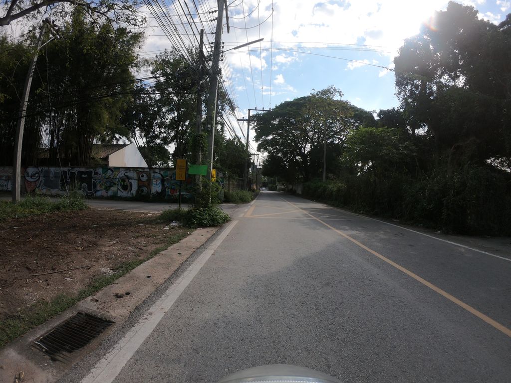 ภาพถนนตรงที่ Kanalab Chiangmai 2022 ตั้งอยู่ ถ่ายโดย chanuwath_grab พ.ศ. 2562 (2019) · A street-level view of where Kanalab Chiangmai 2022 stands, by chanuwath_grab in 2562 (2019)