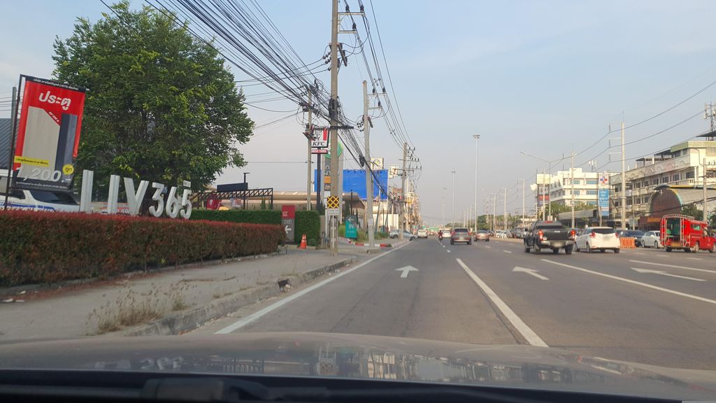 ภาพถนนตรงที่ Grace the Fine Bakery Liv365 ตั้งอยู่ ถ่ายโดย jrcarlsen พ.ศ. 2566 (2023) · A street-level view of where Grace the Fine Bakery Liv365 stands, by jrcarlsen in 2566 (2023)