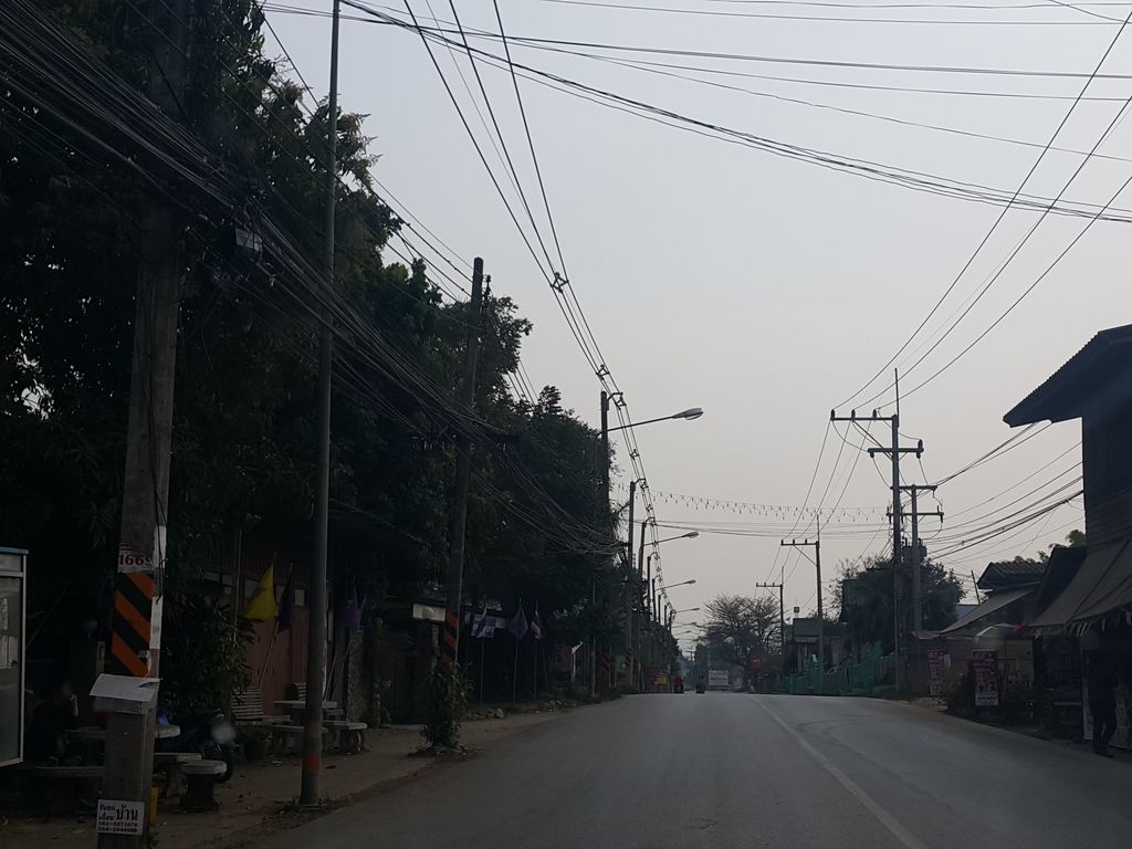 ภาพถนนตรงที่ สภ.เชียงดาว ตั้งอยู่ ถ่ายโดย jrcarlsen พ.ศ. 2559 (2016) · A street-level view of where สภ.เชียงดาว · .Chiang Dao Police station stands, by jrcarlsen in 2559 (2016)