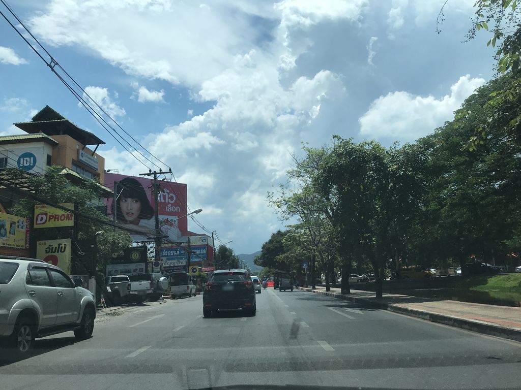 ภาพถนนตรงที่ ร้านทุเรียนเพชรนภา ตั้งอยู่ ถ่ายโดย prasert พ.ศ. 2561 (2018) · A street-level view of where ร้านทุเรียนเพชรนภา · Ran Thurian Phet Napha stands, by prasert in 2561 (2018)