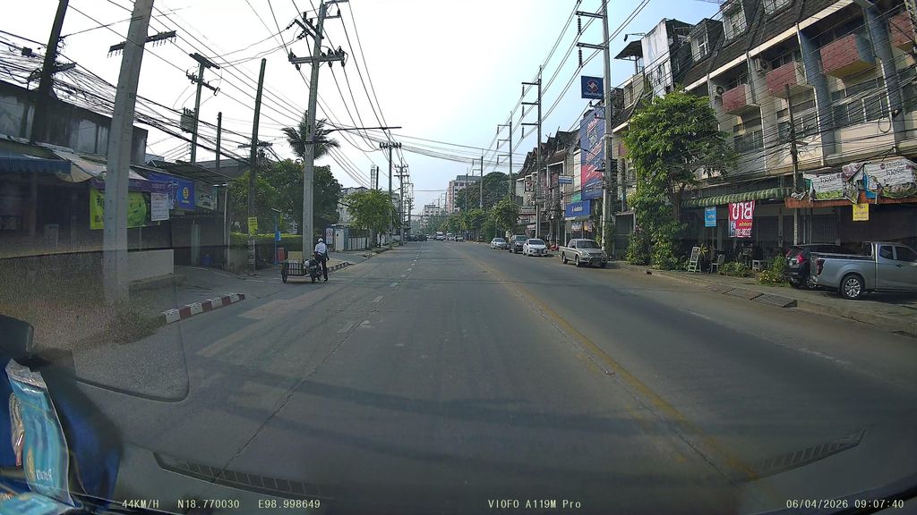 ภาพถนนตรงที่ Sundance Hostel ตั้งอยู่ ถ่ายโดย ThailandCambodia พ.ศ. 2569 (2026) · A street-level view of where Sundance Hostel stands, by ThailandCambodia in 2569 (2026)