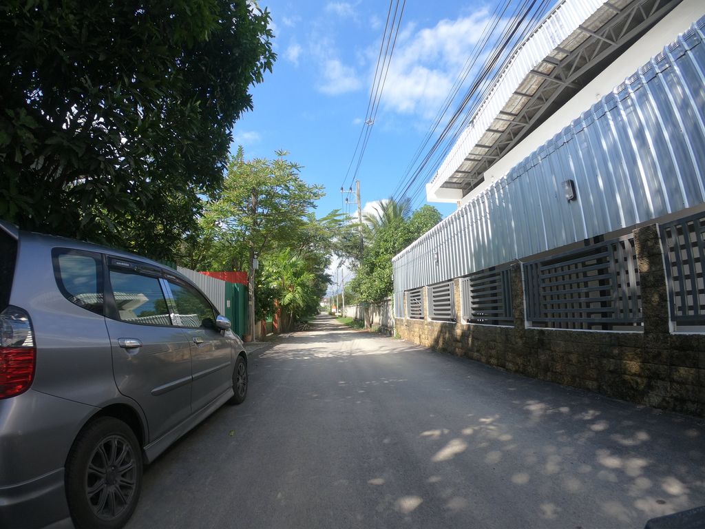 ภาพถนนตรงที่ ศูนย์บริการโซนี่ ตั้งอยู่ ถ่ายโดย chanuwath_grab พ.ศ. 2562 (2019) · A street-level view of where ศูนย์บริการโซนี่ · Brikan So Ni Centre stands, by chanuwath_grab in 2562 (2019)