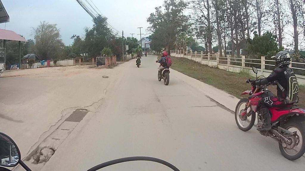 ภาพถนนตรงที่ ศูนย์พัฒนาเด็กเล็ก บ้านม่วงป๊อก ตั้งอยู่ ถ่ายโดย julcnx พ.ศ. 2566 (2023) · A street-level view of where ศูนย์พัฒนาเด็กเล็ก บ้านม่วงป๊อก · Ban Muangpok Childcare centre stands, by julcnx in 2566 (2023)