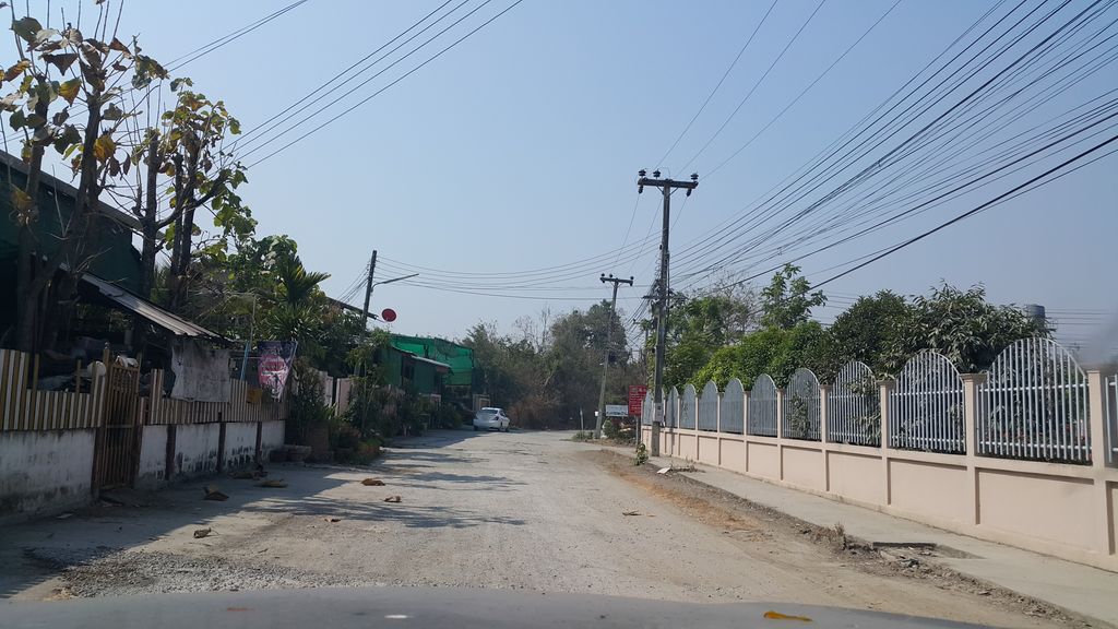 ภาพถนนตรงที่ บจก.ฟ้าฮ่ามแทรคเตอร์ สำนักงานสาขา ตั้งอยู่ ถ่ายโดย jrcarlsen พ.ศ. 2560 (2017) · A street-level view of where บจก.ฟ้าฮ่ามแทรคเตอร์ สำนักงานสาขา · Bachok.Fa Ham Tractor Samnakngan Sakha stands, by jrcarlsen in 2560 (2017)