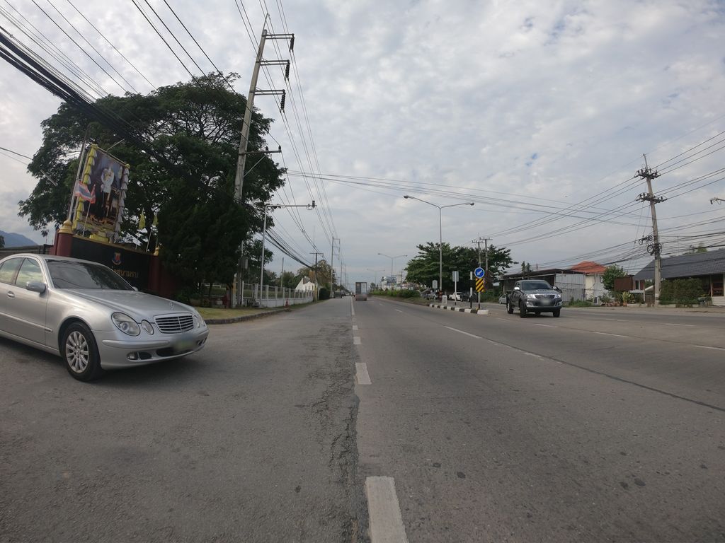 ภาพถนนตรงที่ 7th Artillery Football Academy ตั้งอยู่ ถ่ายโดย chanuwath_grab พ.ศ. 2562 (2019) · A street-level view of where 7th Artillery Football Academy stands, by chanuwath_grab in 2562 (2019)