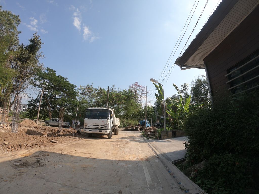 ภาพถนนตรงที่ BW Hotel ตั้งอยู่ ถ่ายโดย chanuwath_grab พ.ศ. 2562 (2019) · A street-level view of where BW Hotel stands, by chanuwath_grab in 2562 (2019)