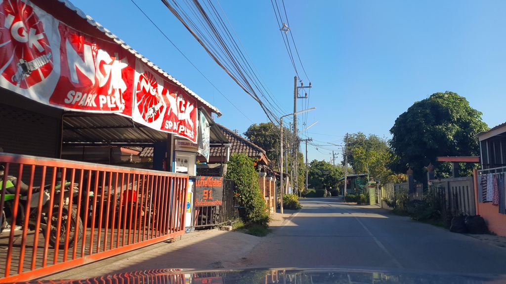 ภาพถนนตรงที่ Second Home Coffee ตั้งอยู่ ถ่ายโดย jrcarlsen พ.ศ. 2565 (2022) · A street-level view of where Second Home Coffee stands, by jrcarlsen in 2565 (2022)