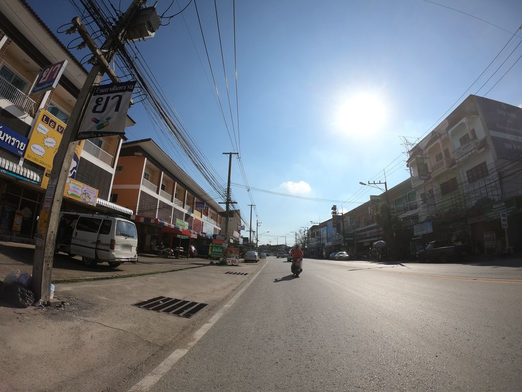 ภาพถนนตรงที่ จุฑารัตน์คลินิก ตั้งอยู่ ถ่ายโดย chanuwath_grab พ.ศ. 2562 (2019) · A street-level view of where จุฑารัตน์คลินิก · Chutharat Clinic stands, by chanuwath_grab in 2562 (2019)
