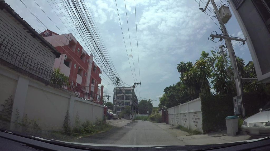 ภาพถนนตรงที่ 3Season Hotel ตั้งอยู่ ถ่ายโดย kaart_3 พ.ศ. 2562 (2019) · A street-level view of where 3Season Hotel stands, by kaart_3 in 2562 (2019)