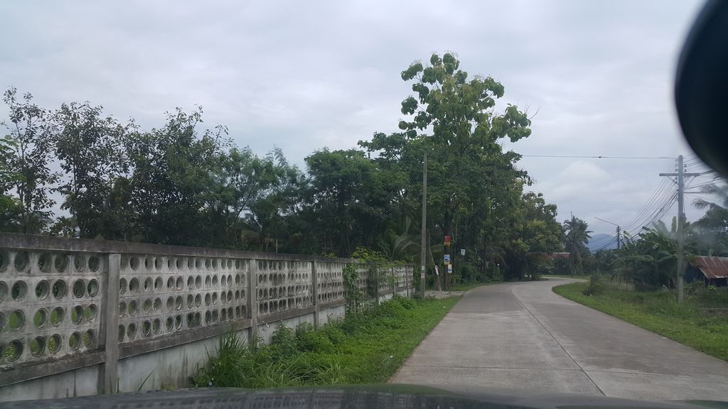 ภาพถนนตรงที่ ซีเอ็มอาร์ สำแดงเดช ตั้งอยู่ ถ่ายโดย jrcarlsen พ.ศ. 2561 (2018) · A street-level view of where ซีเอ็มอาร์ สำแดงเดช · CM A Samdaengdet stands, by jrcarlsen in 2561 (2018)