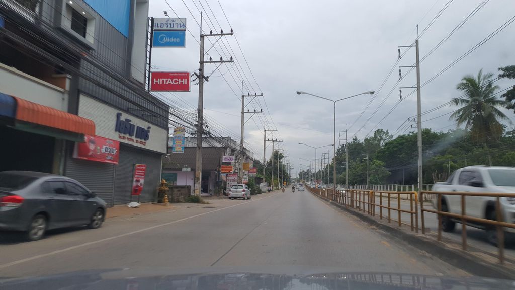 ภาพถนนตรงที่ ร้านบ้านบัวลอย ตั้งอยู่ ถ่ายโดย jrcarlsen พ.ศ. 2564 (2021) · A street-level view of where ร้านบ้านบัวลอย · Ran Ban Buanya stands, by jrcarlsen in 2564 (2021)