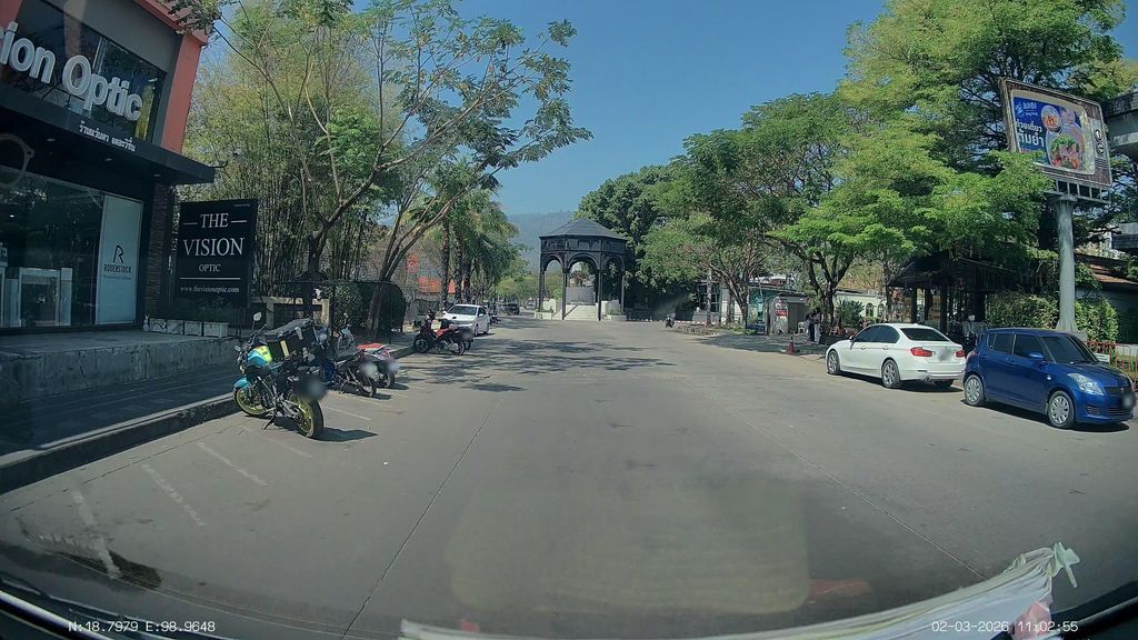 ภาพถนนตรงที่ The Vision Optic ตั้งอยู่ ถ่ายโดย ThailandCambodia พ.ศ. 2569 (2026) · A street-level view of where The Vision Optic stands, by ThailandCambodia in 2569 (2026)