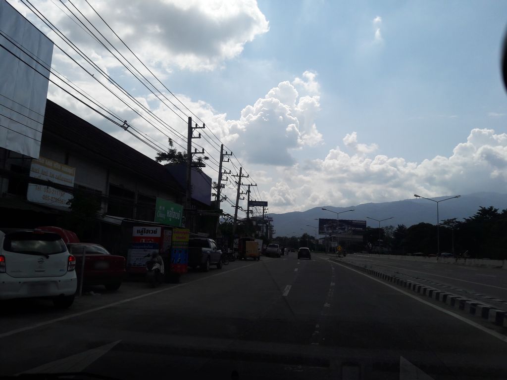 ภาพถนนตรงที่ ศูนย์กุญแจเชียงใหม่ ตั้งอยู่ ถ่ายโดย superbate พ.ศ. 2561 (2018) · A street-level view of where ศูนย์กุญแจเชียงใหม่ · Kunchae Chiang Mai Centre stands, by superbate in 2561 (2018)