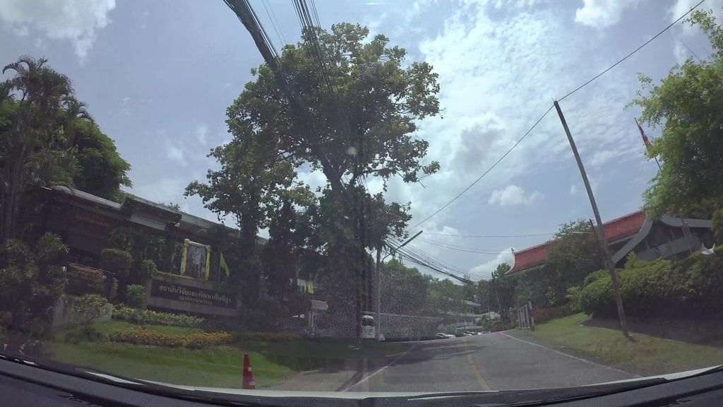 ภาพถนนตรงที่ กาแล ห้องอาหาร ตั้งอยู่ ถ่ายโดย kaart_3 พ.ศ. 2562 (2019) · A street-level view of where กาแล ห้องอาหาร · Kalae Hongahan stands, by kaart_3 in 2562 (2019)