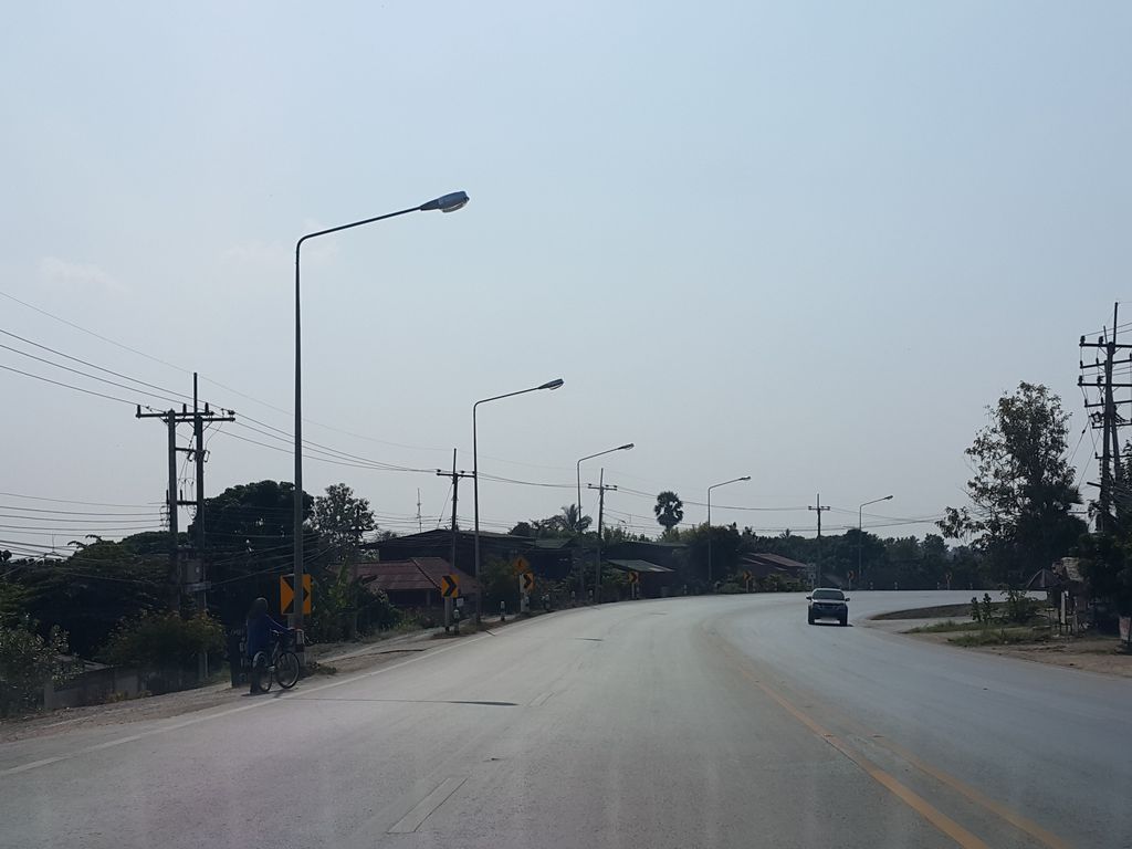 ภาพถนนตรงที่ อู่ช่างป๋อ ตั้งอยู่ ถ่ายโดย jrcarlsen พ.ศ. 2558 (2015) · A street-level view of where อู่ช่างป๋อ · Uchangpo stands, by jrcarlsen in 2558 (2015)