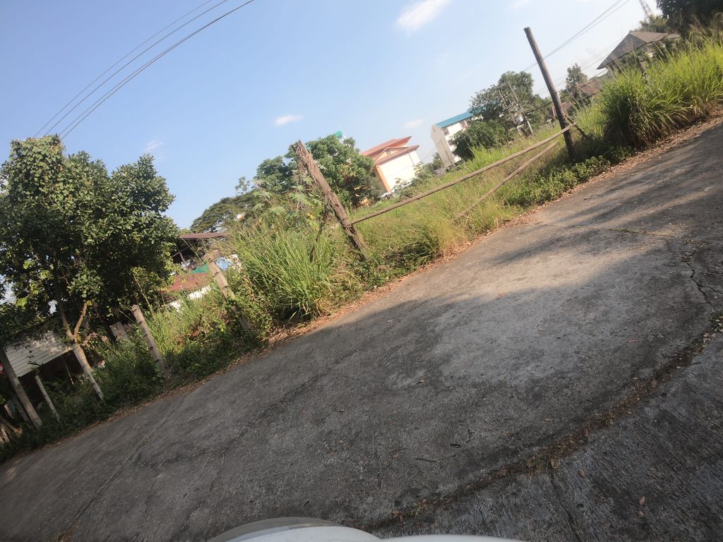 ภาพถนนตรงที่ บ้านฟ้อนเมืองเชียงใหม่ ตั้งอยู่ ถ่ายโดย chanuwath_grab พ.ศ. 2562 (2019) · A street-level view of where บ้านฟ้อนเมืองเชียงใหม่ · Ban Fon Mueang Chiang Mai stands, by chanuwath_grab in 2562 (2019)
