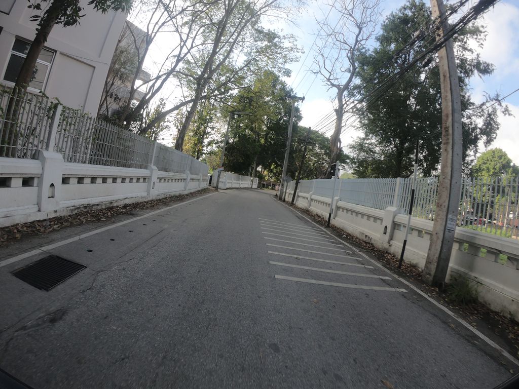 ภาพถนนตรงที่ กองพัฒนาอาคารสถานที่ มทร.ล้านนา ตั้งอยู่ ถ่ายโดย chanuwath_grab พ.ศ. 2562 (2019) · A street-level view of where กองพัฒนาอาคารสถานที่ มทร.ล้านนา · Kong Phatthana Akhan Sathanthi Masa.lanna stands, by chanuwath_grab in 2562 (2019)