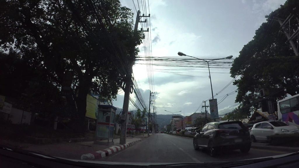 ภาพถนนตรงที่ 56 Thai Massage ตั้งอยู่ ถ่ายโดย kaart_3 พ.ศ. 2562 (2019) · A street-level view of where 56 Thai Massage stands, by kaart_3 in 2562 (2019)